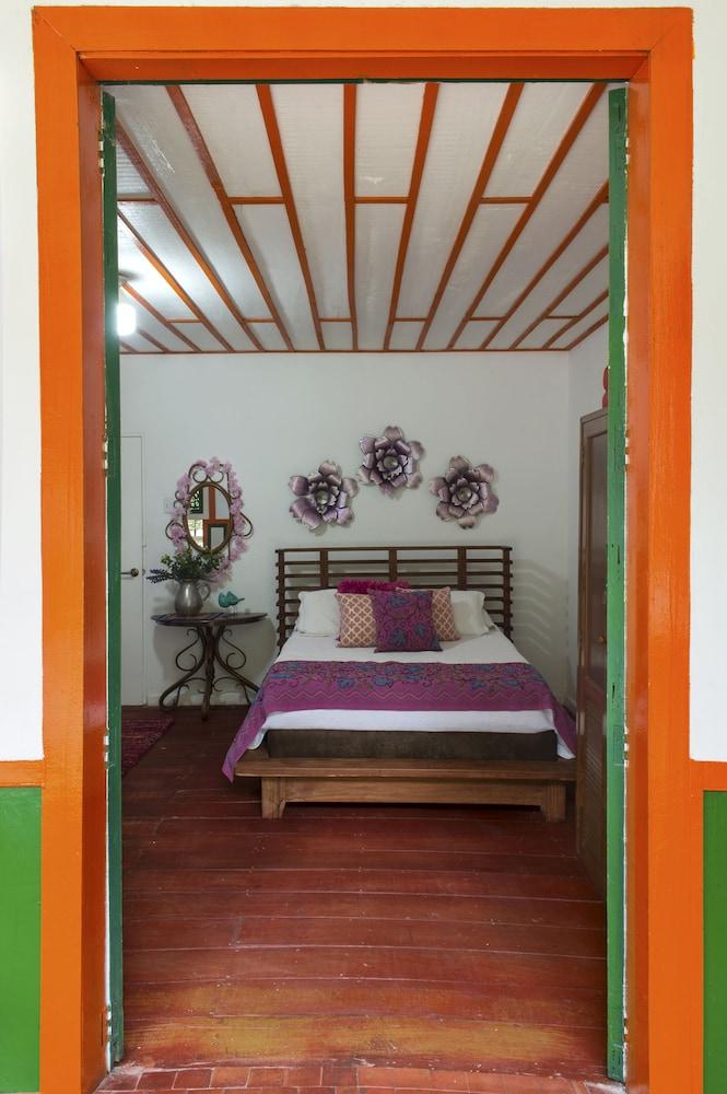 Hacienda Charrascal Coffe Farm