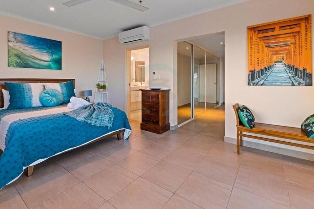 Signatures on Woods - Pinnacle