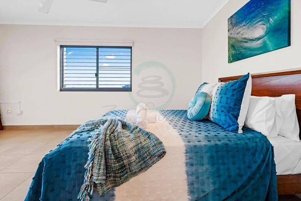 Signatures on Woods - Pinnacle