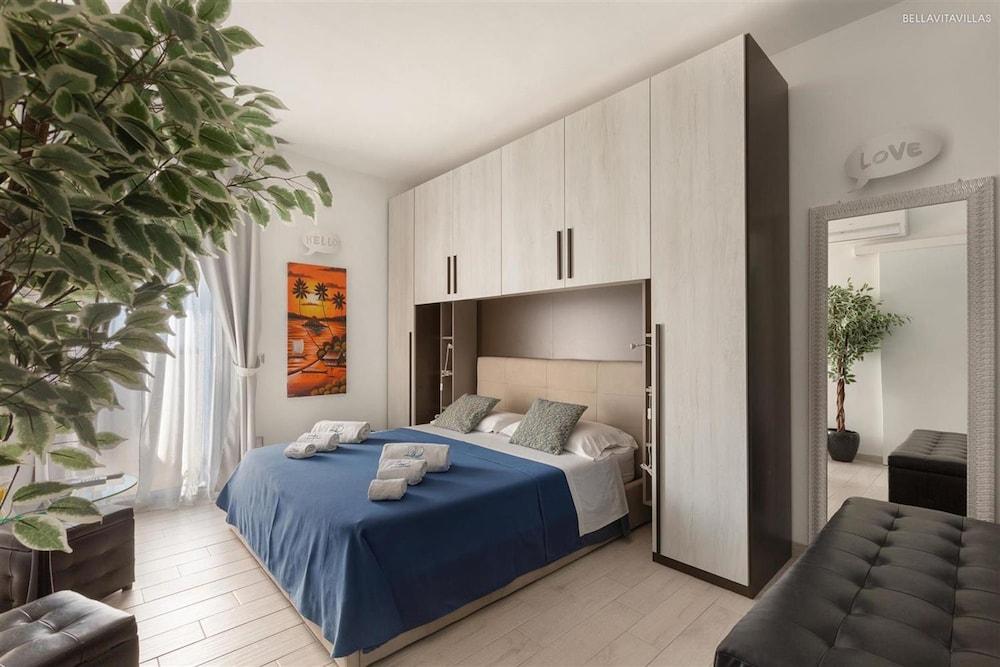 1282 B B Dreams and Delights - Double View Quadrupla