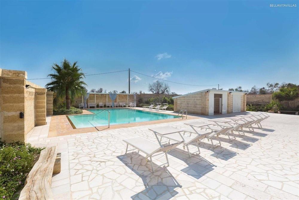 1695 Villa Albarosa in Ruffano