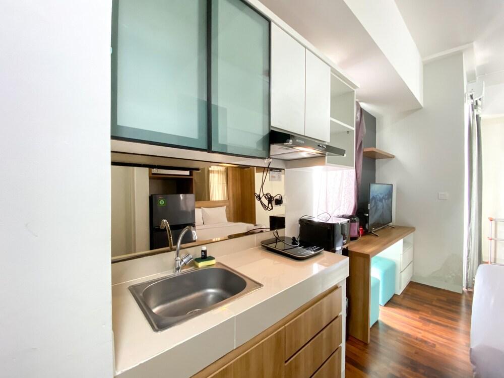 Modern Look And Warm Studio At Vasanta Innopark Apartment