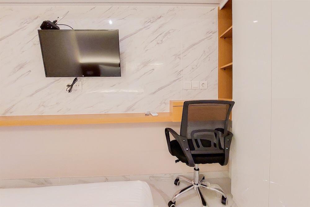 Wonderful And Comfortable Studio Sky House Bsd Apartment