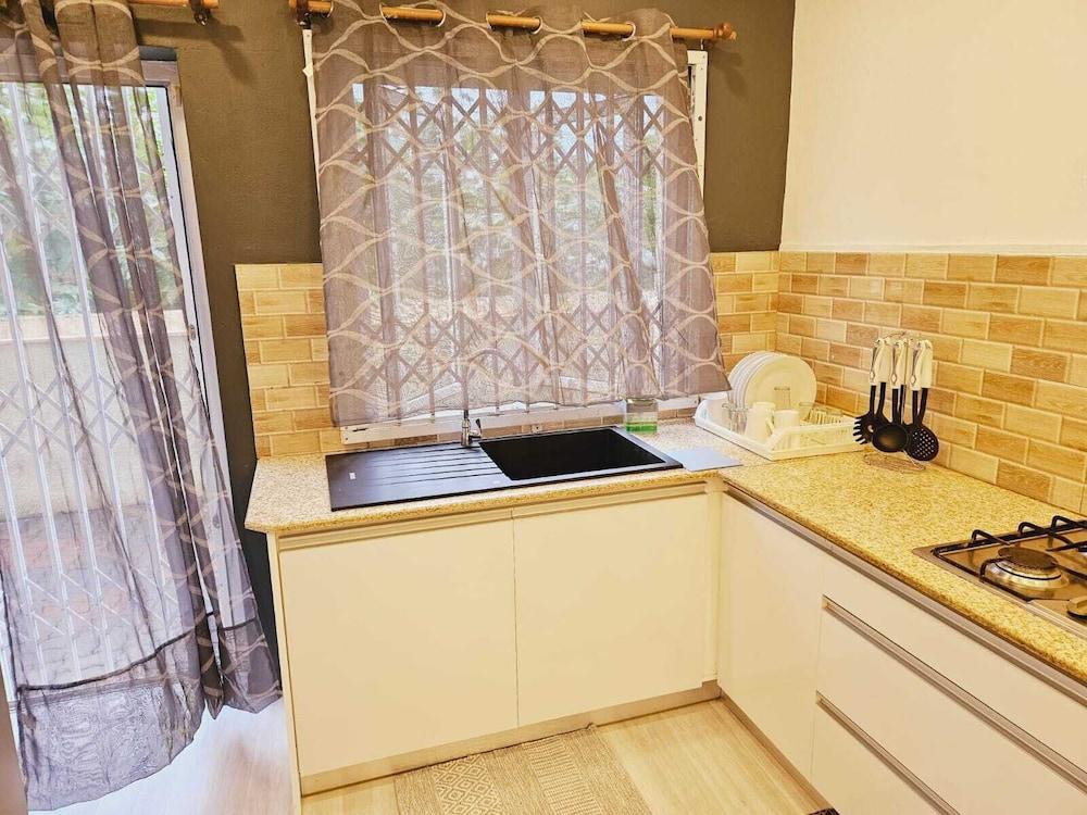 Captivating 3-bed Apartment in Flic en Flac