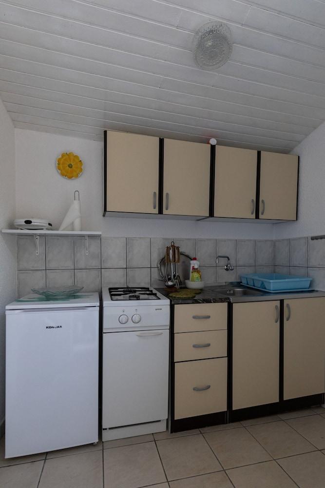 Apartments Belenum - One-bedroom Apartment With Balcony and Sea View