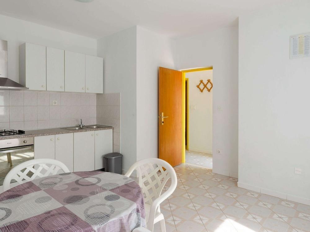 Seafront Apartments Olivera-two Bedroom Apartment With Patio