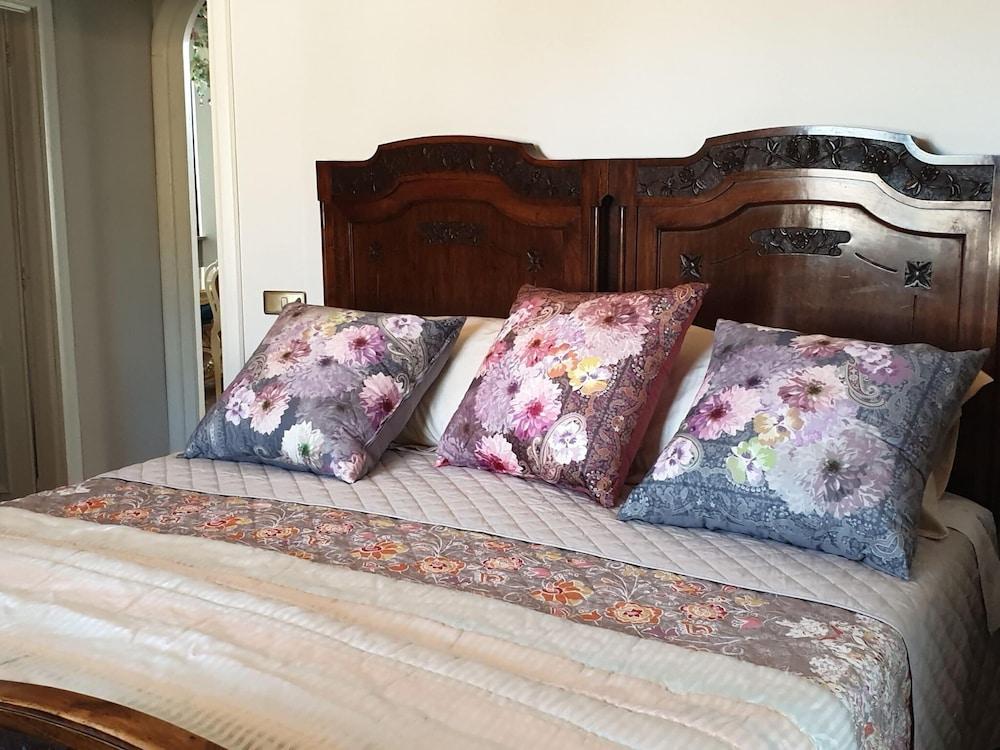 Vesime Villa With Garden