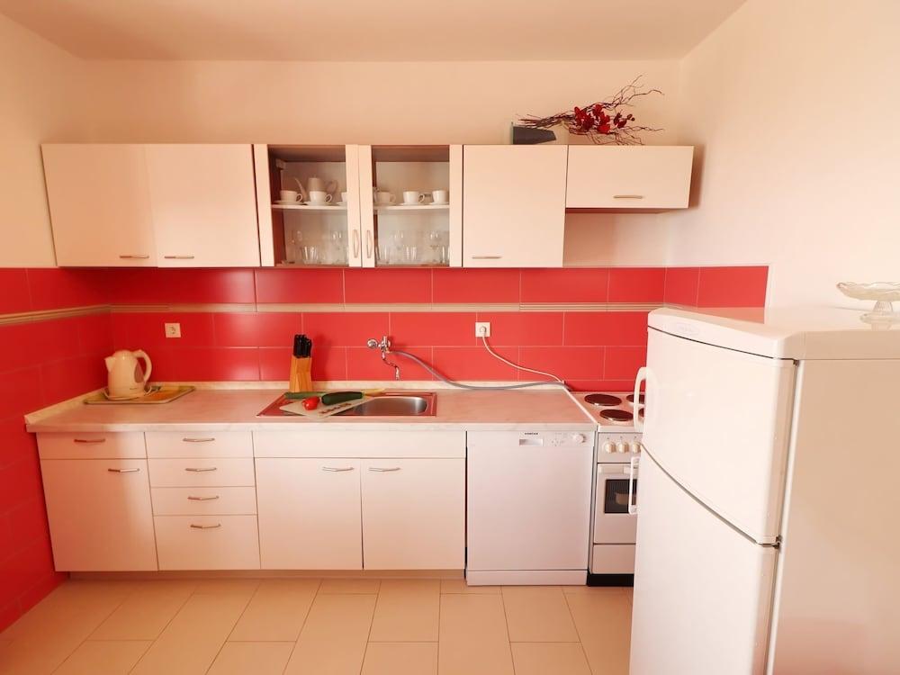 Apartments Villa Marijana - Two Bedroom Apartment With Terrace and Sea View