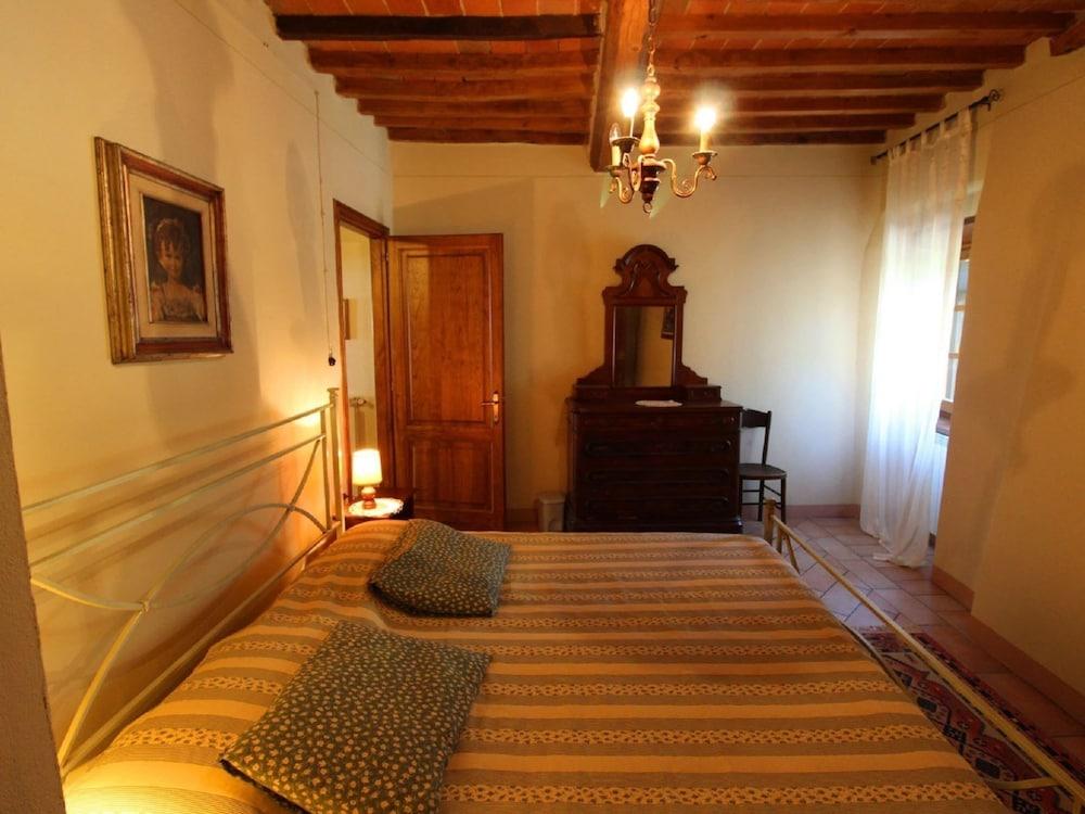 Villa in Tuscany With Pool and Valley Views