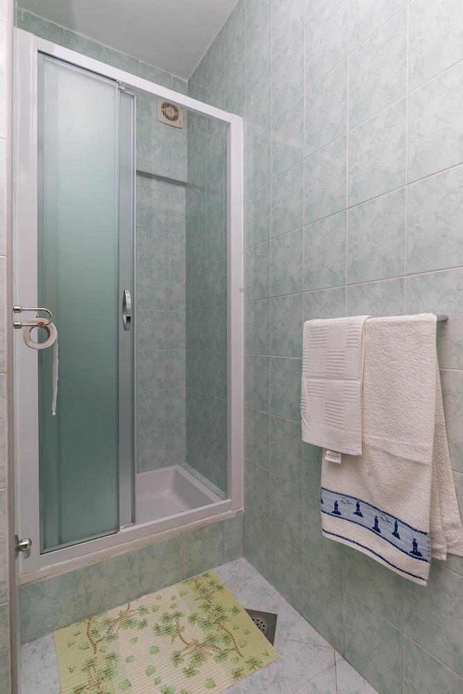 Apartments Kisic - Two-bedroom Apartment With Terrace