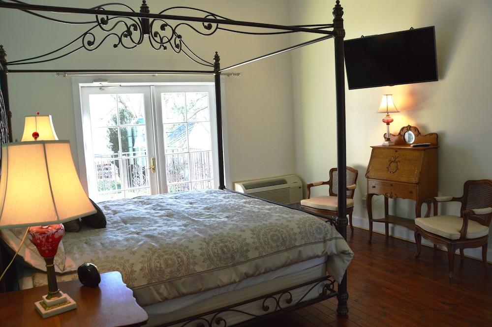 Briar Patch Bed & Breakfast Inn