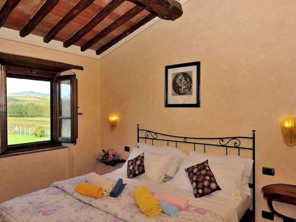 Tuscan Villa With Sauna