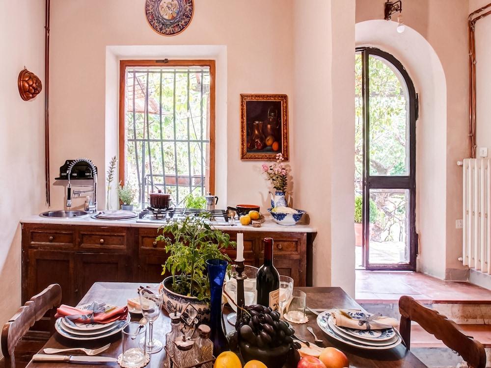 Stone House Villa With Spa in Cortona