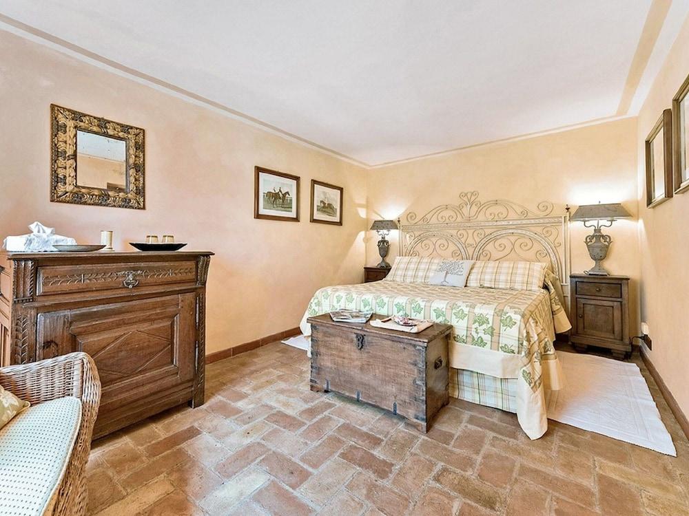 Belvilla by OYO Villa Aiola