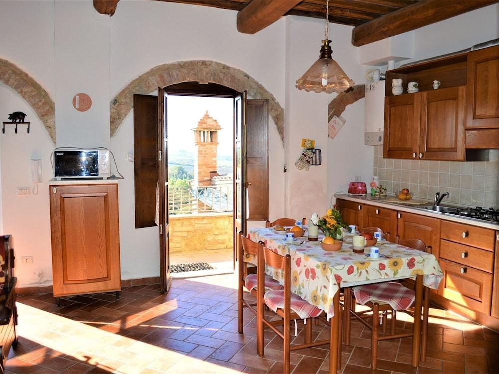 Apartment in Tuscany With Stunning Views