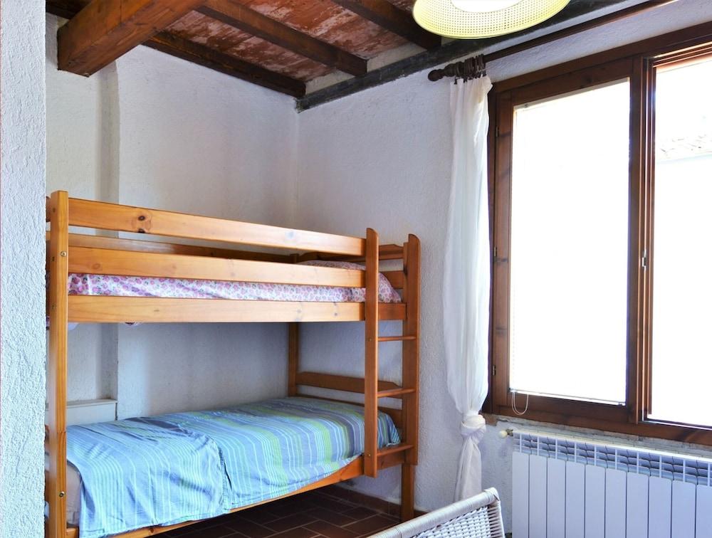 Apartment in Massa Marittima With Pools