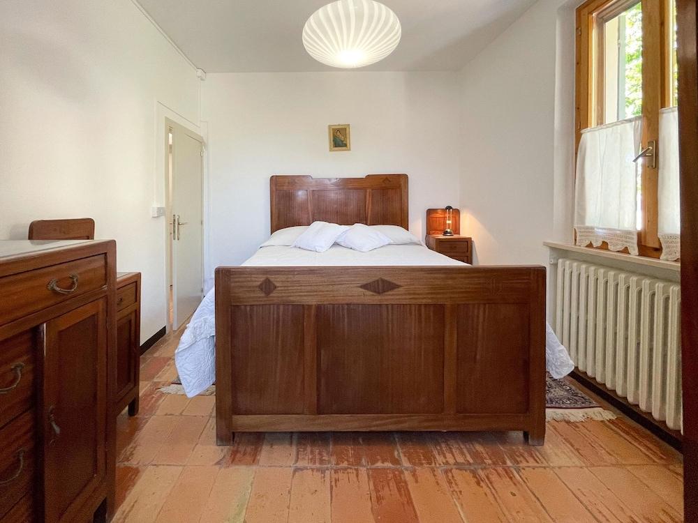 Pleasant Holiday Home With Whirlpool