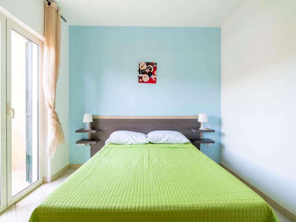 Villa Steps From the Beach