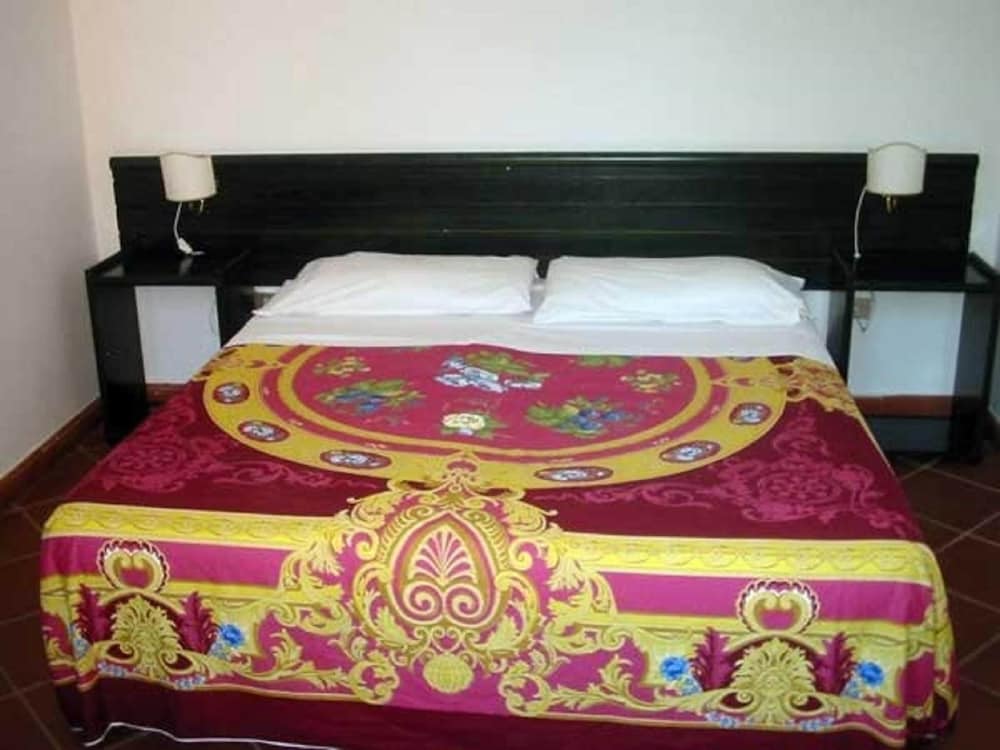 Belvilla by OYO Pleasant Apartment With Pool