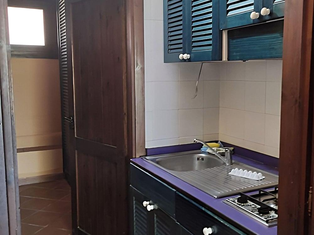 Belvilla by OYO Pleasant Apartment With Pool