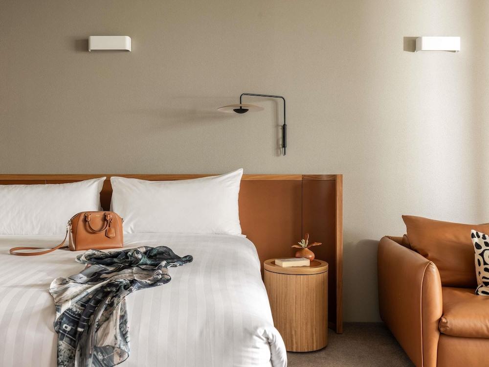 Wonil Hotel Perth - Handwritten Collection