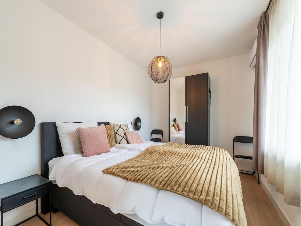 Waterfront Villa, Forest & Golf Club