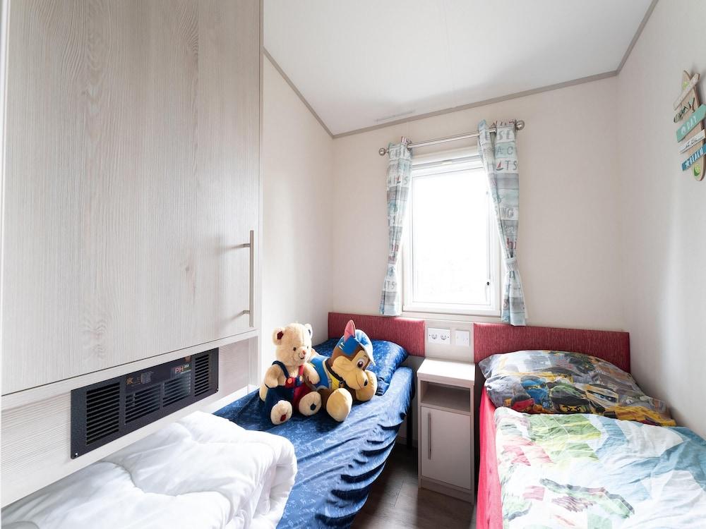 Chalet in Renesse Near Sandy Beaches