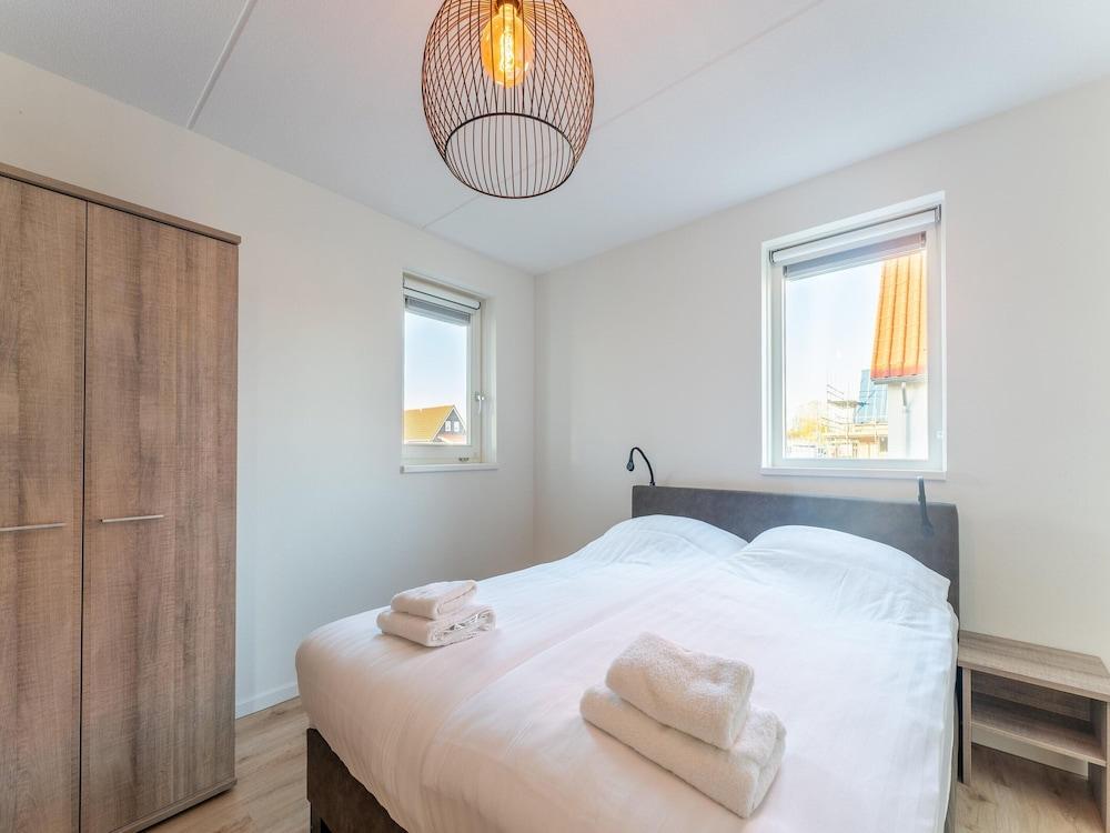 Detached Villa With View, Garden and Privacy