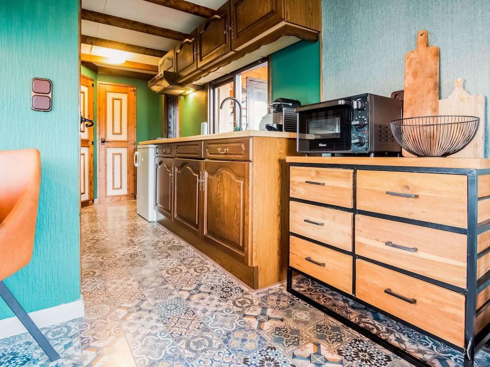 Ibiza Style Chalet With Lounge Terrace