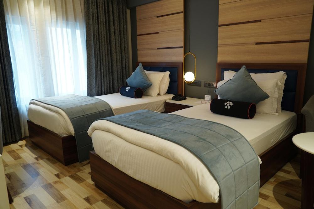 MASTIFF  HOTEL DHANBAD