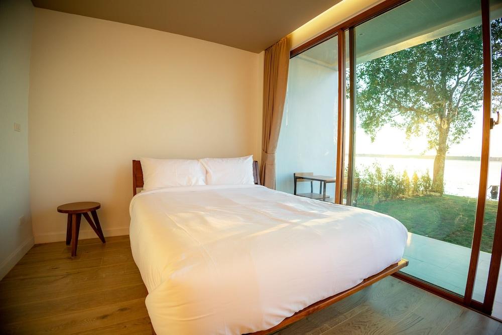 Lake House Naka Cave