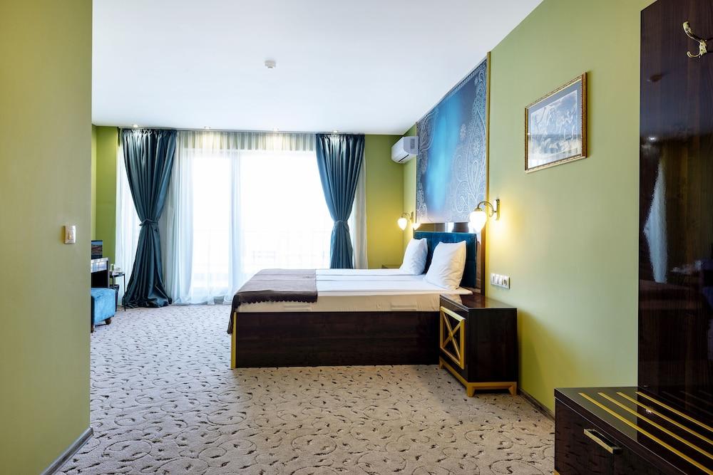 SPA Alchemist Residence