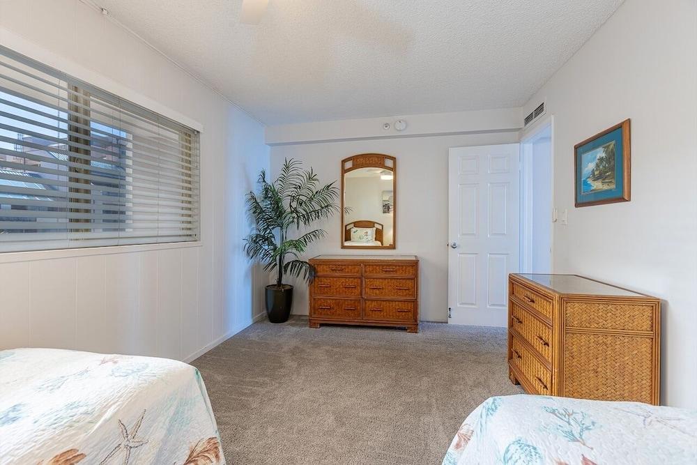 Valley Isle 708 2 Bedroom Condo