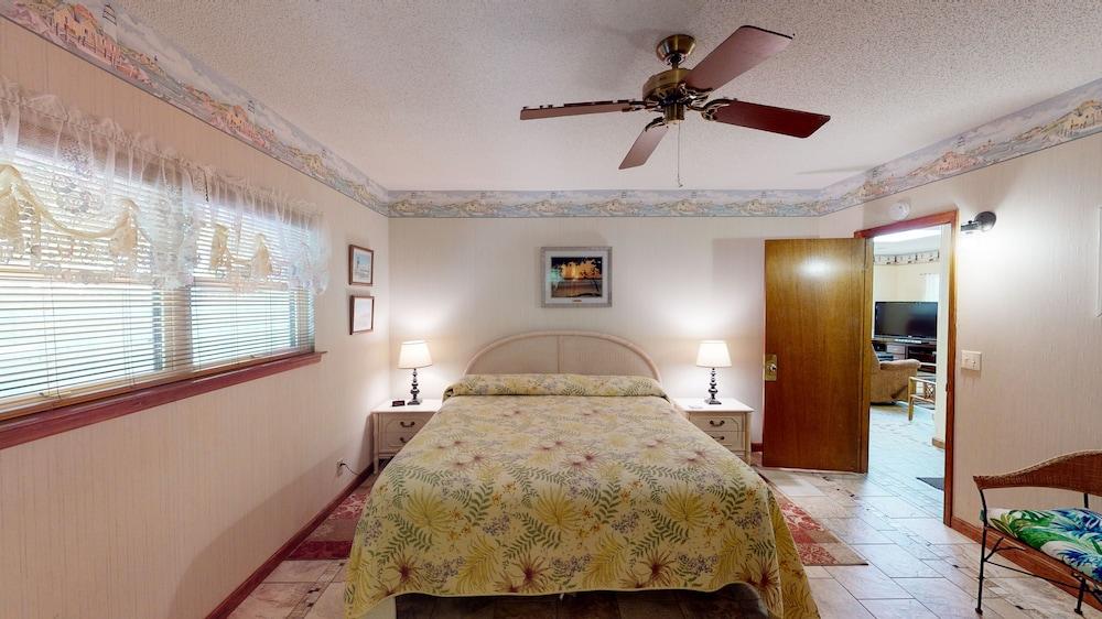 Barronhaus 4 Bedroom Home