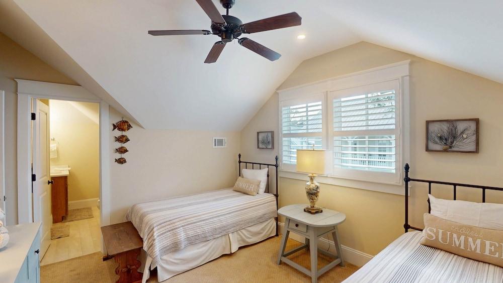 Endless Summer @ Ocean Oaks 4 Bedroom Home