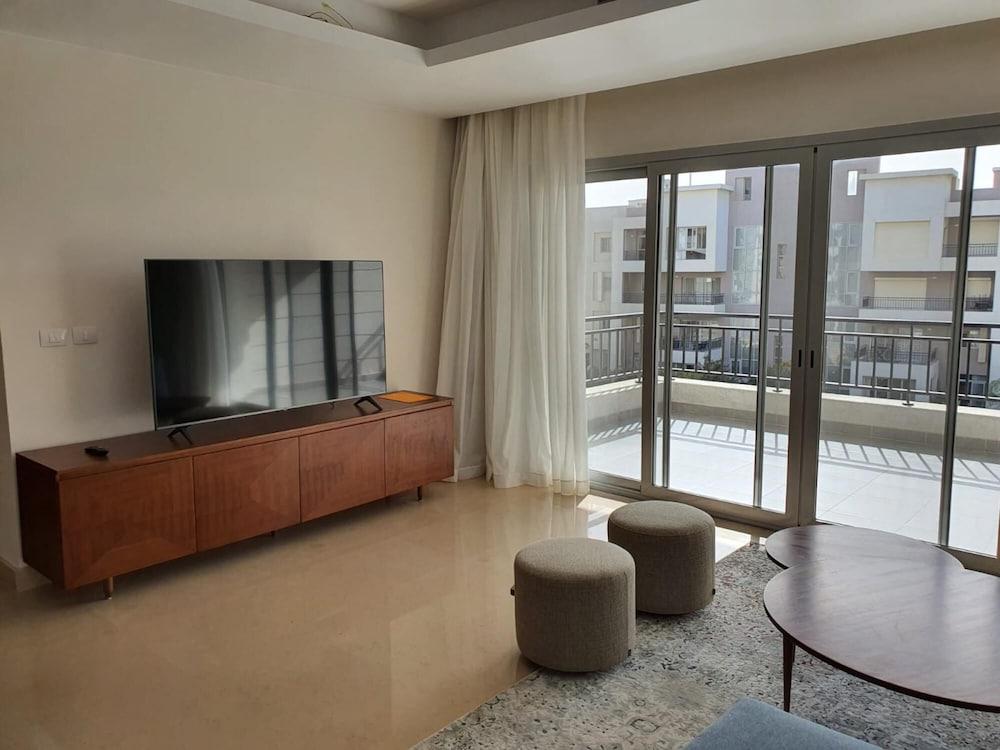 Vesta - Luxury Apt - 3br - Cfc IV