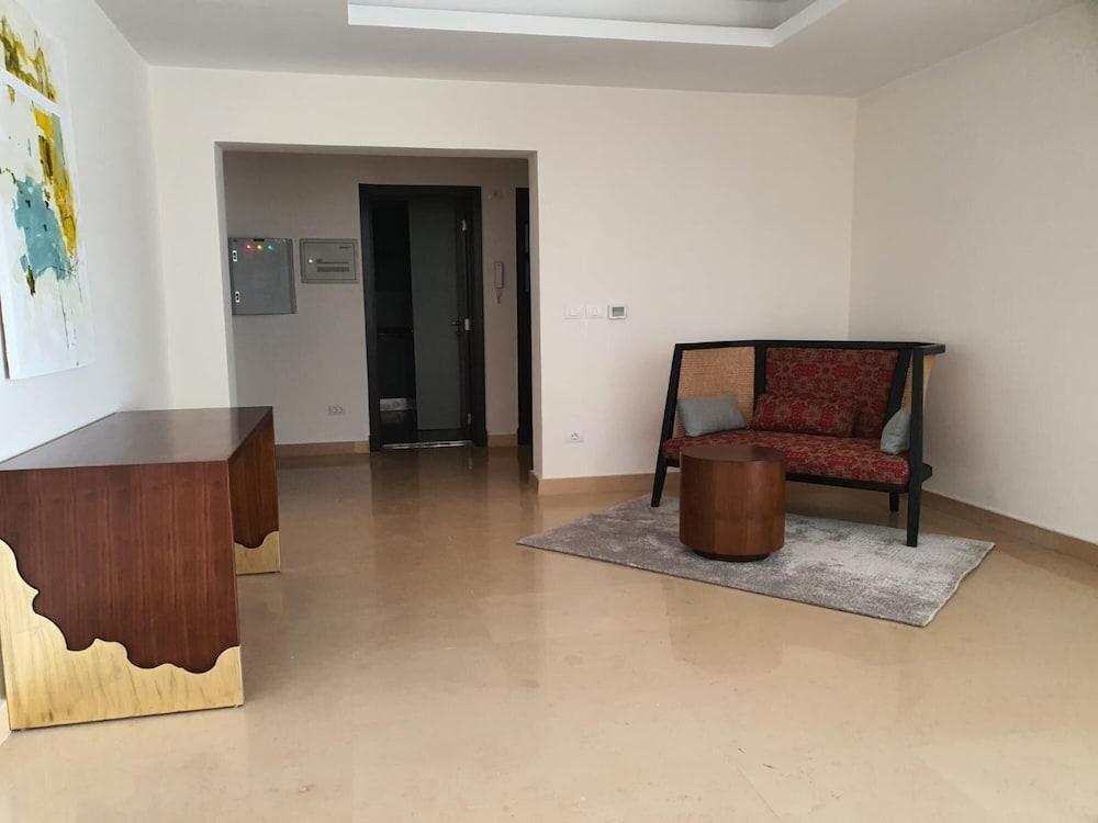 Vesta - Luxury Apt - 3br - Cfc IV