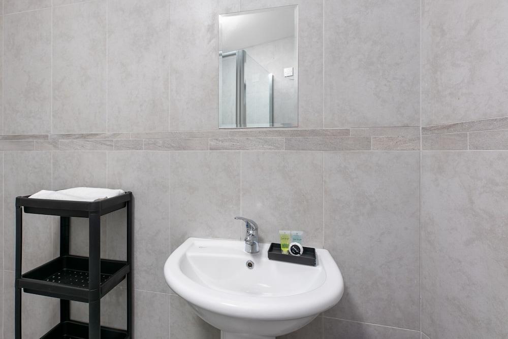 New Modern Apartment