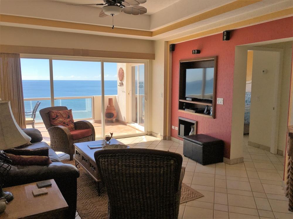 Las Palmas Resort At Sandy Beach: Condo Grande 704 2 Bedroom Condo by Redawning