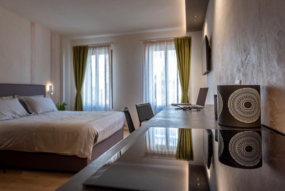 BURANELLI CHARME ROOMS