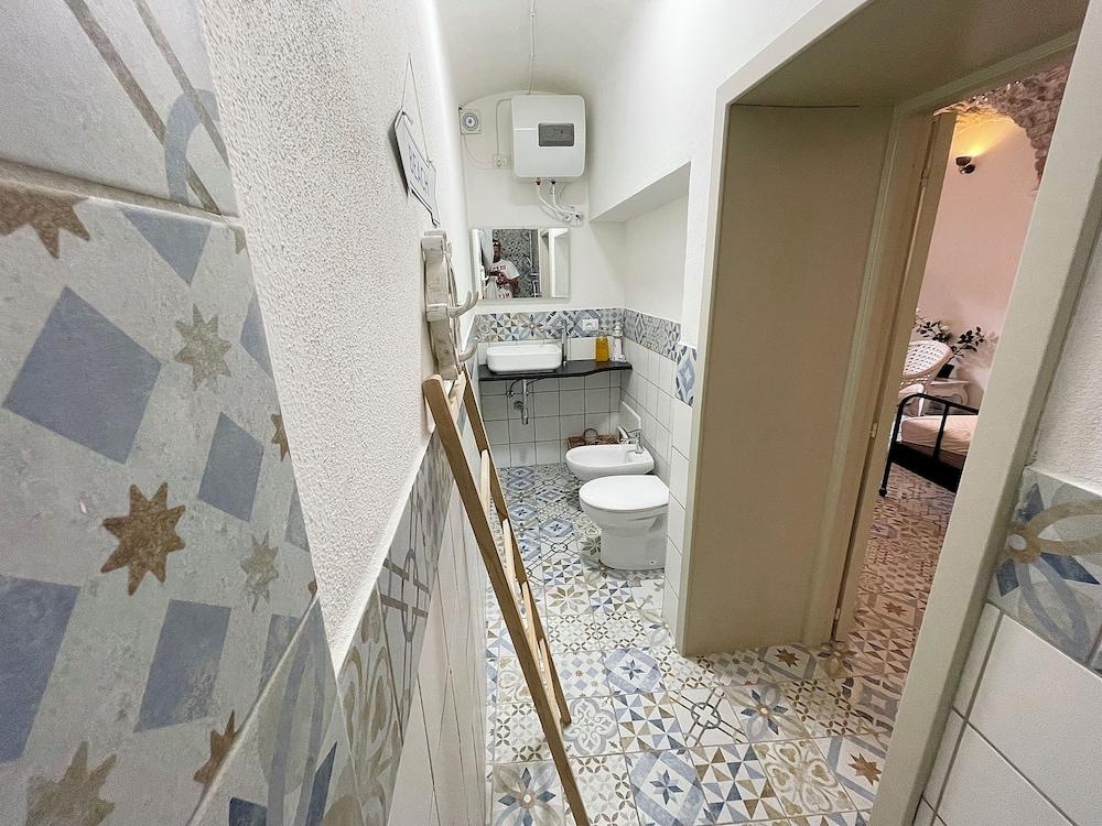 Large, Stunning Studio Apartment, Central Location