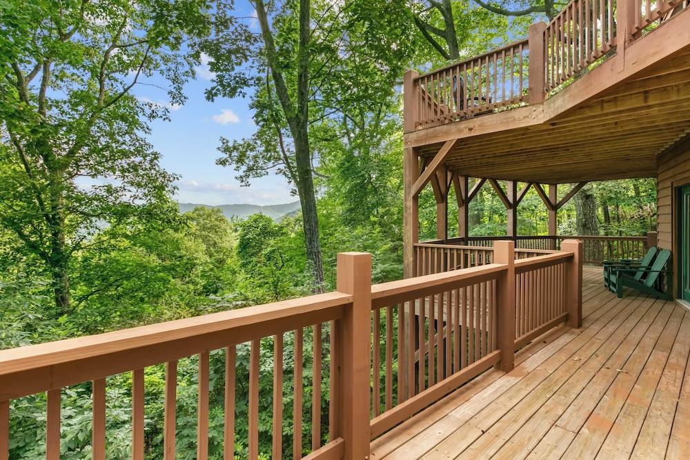 Leyland by Avantstay Cabin Mansion w/ Views