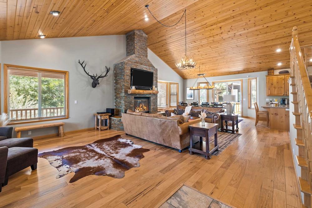 Linaker Lodge by Avantstay Gorgeous Cabin in Big Bear w/ Views