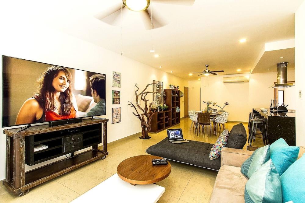 Breathtaking 2 Bedroom, Private Terrace - Bbq