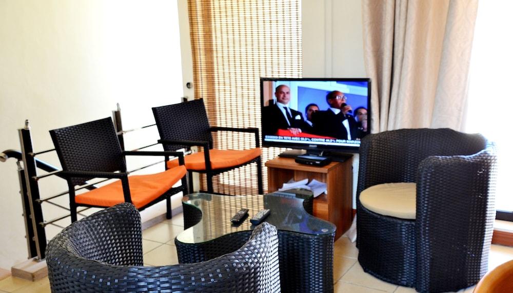 Fully Equipped Apart. 4 ppl Only 500m From Flic-en-flac Beach