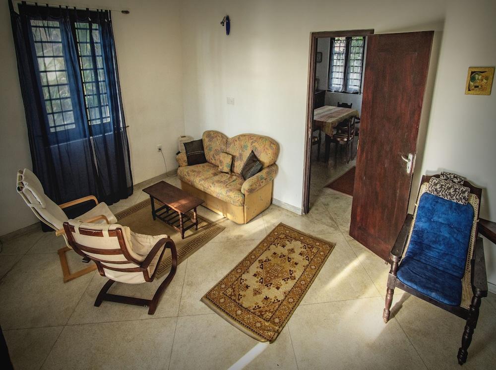 Beach Villa Yang Near Hikkaduwa, With Pool and Cook - Semi-detached House