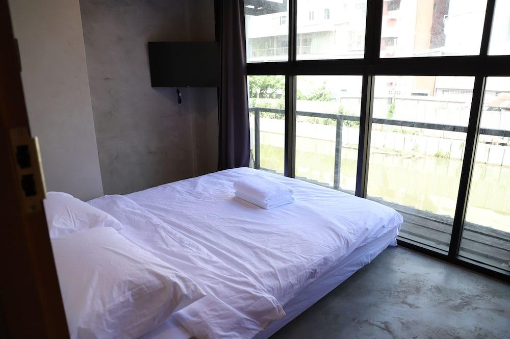 The Cube Hostel Khaosan
