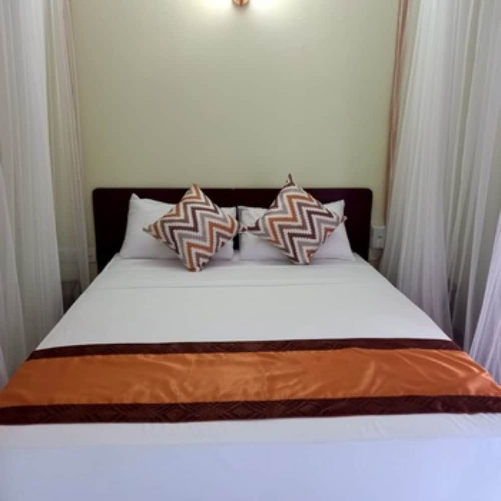 CaliTwapa Hotel & Restaurant