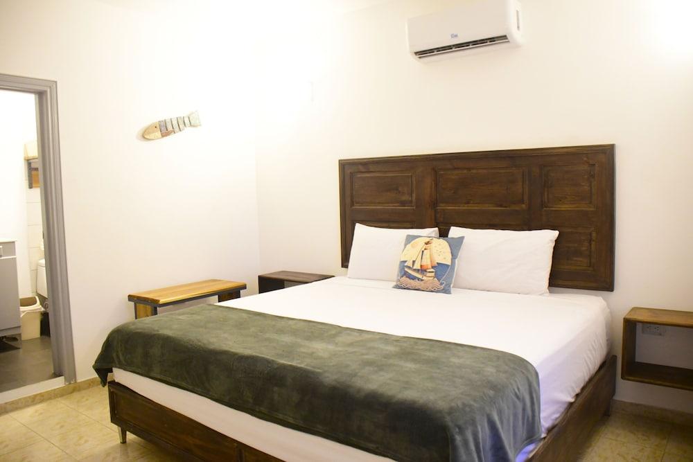 Hostal Marina Samana