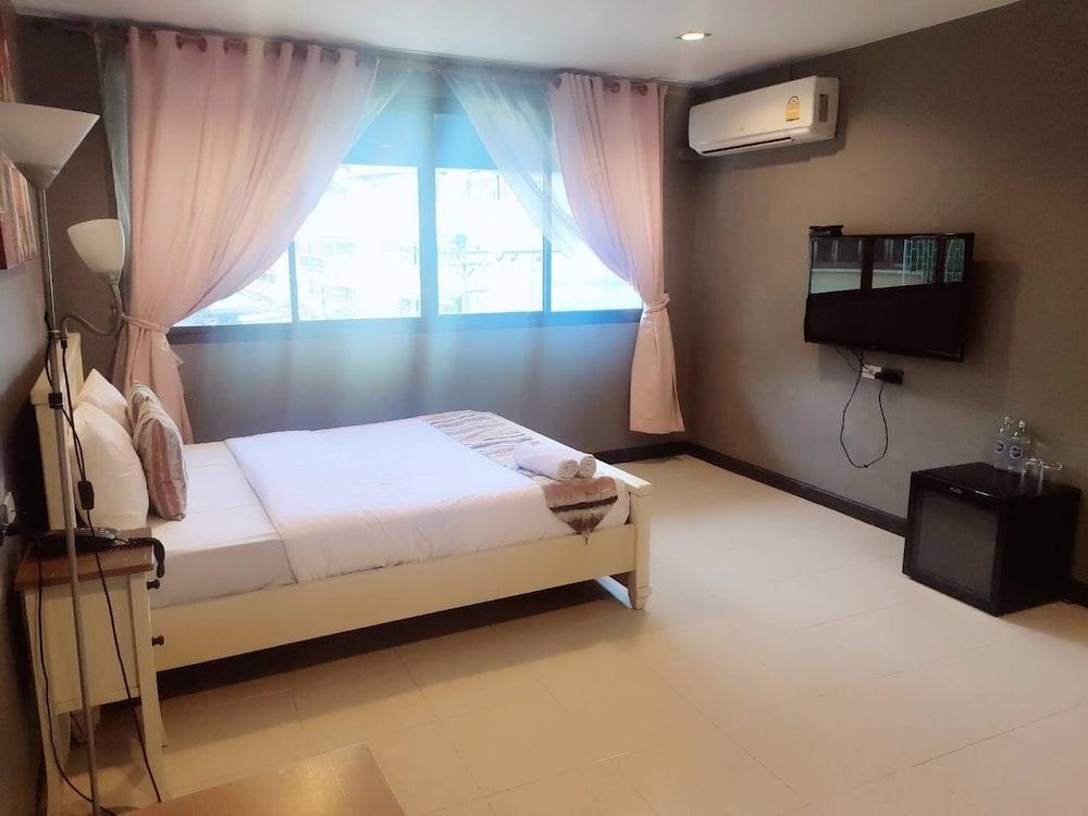 Anandpura Riverside Hotel